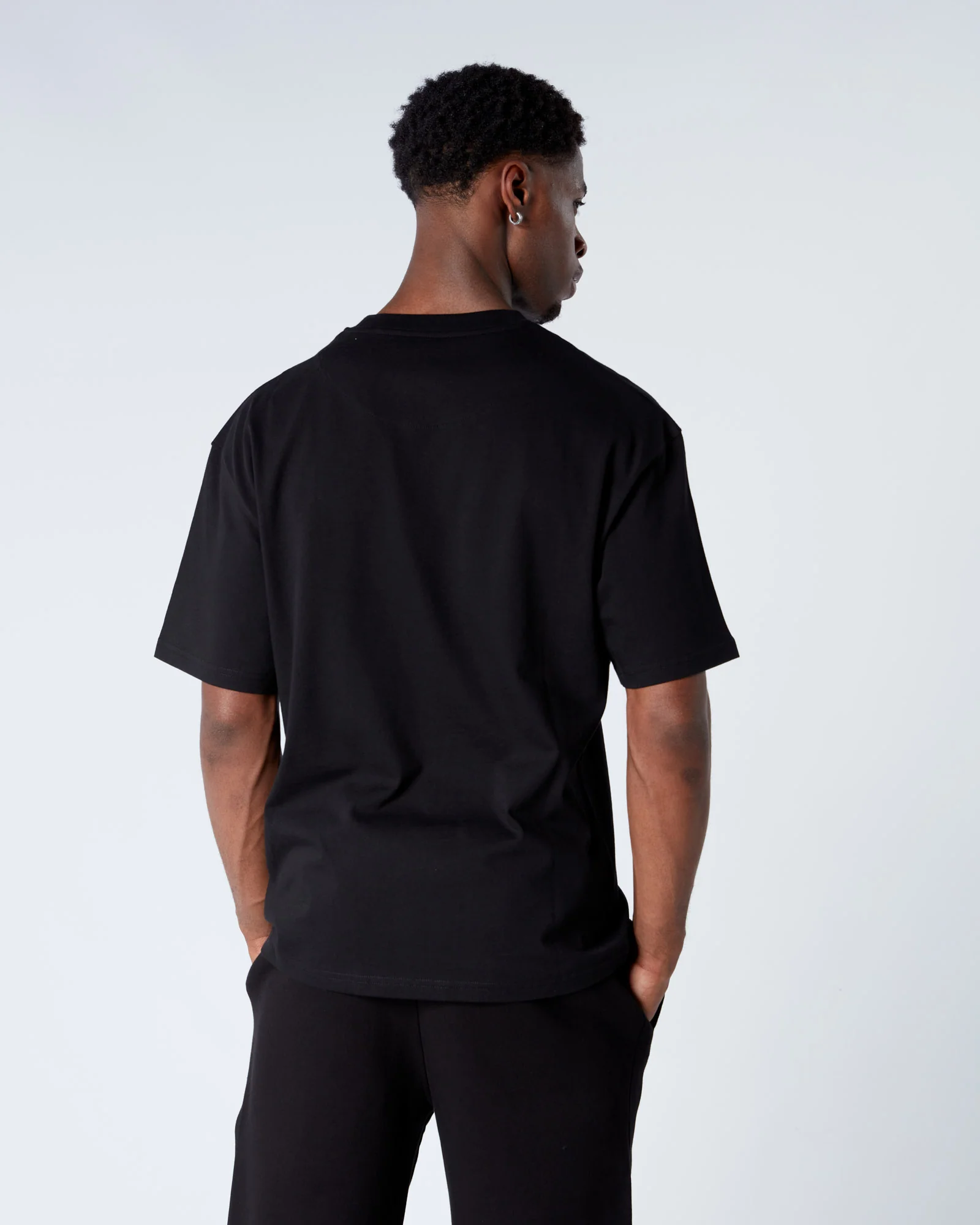 Mono Badge Relaxed Tshirt Black - Image 3