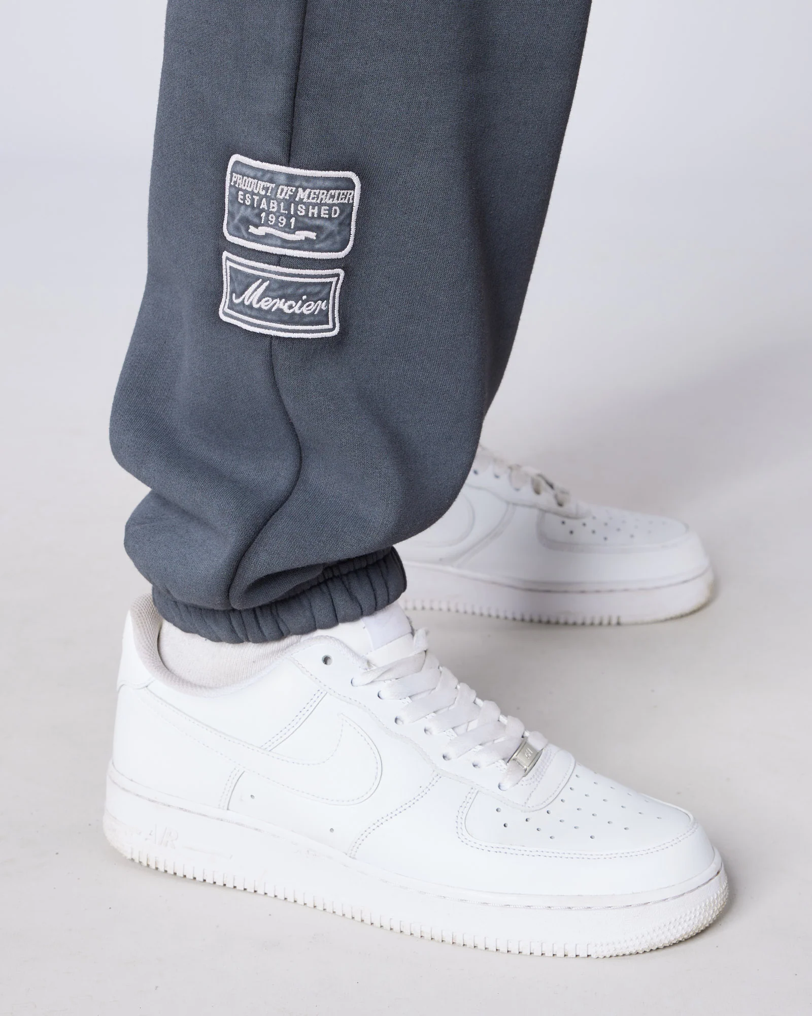 Washed Badge Joggers Black - Image 4