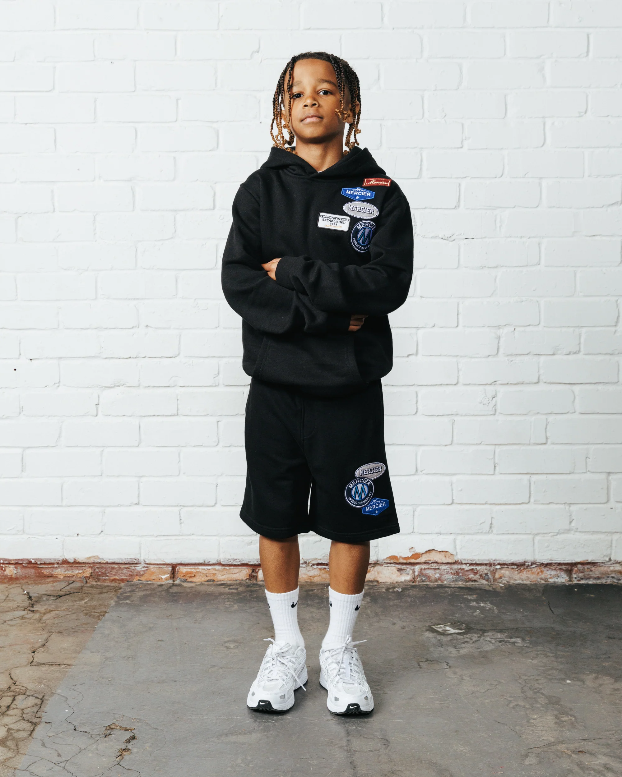 Junior OG Badge Hoodie Black - Image 4